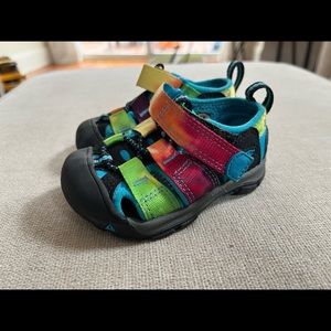 Keen Toddler’s Newport H2, Size 4, Never worn